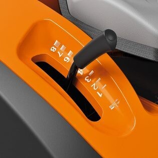 STIHL RT 5112 Z RASENTRAKTOR